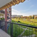 Apartment Modern In With Air Conditioning By Renters