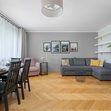 Modern In With Air Conditioning By Renters *