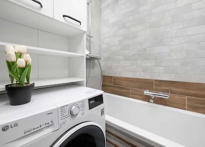 Modern In With Air Conditioning By Renters Apartamento