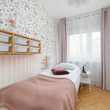 Apartment Modern In With Air Conditioning By Renters *