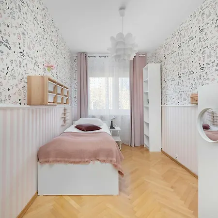 Modern In With Air Conditioning By Renters דירה