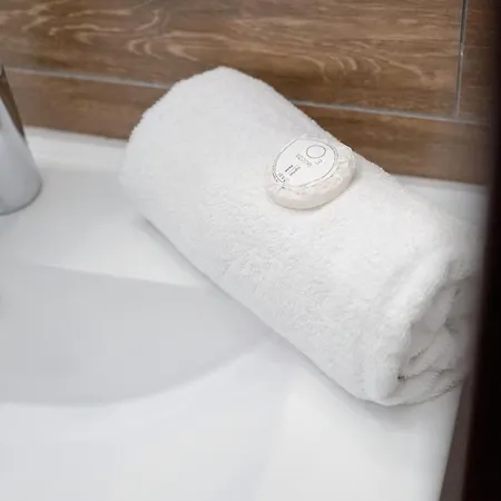 Modern In With Air Conditioning By Renters *