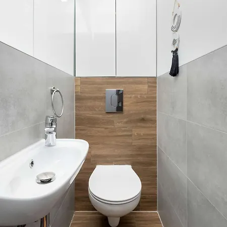 Modern In With Air Conditioning By Renters * ורוצלב