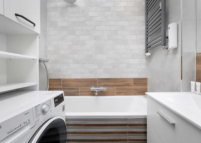 Modern In With Air Conditioning By Renters *